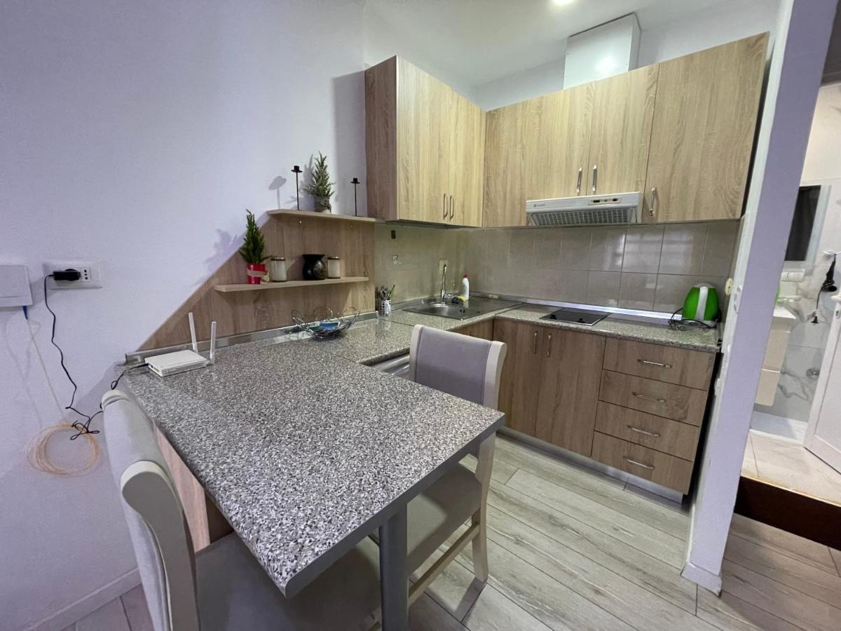Downtown Modern Studio Apartment Tirana Extérieur photo