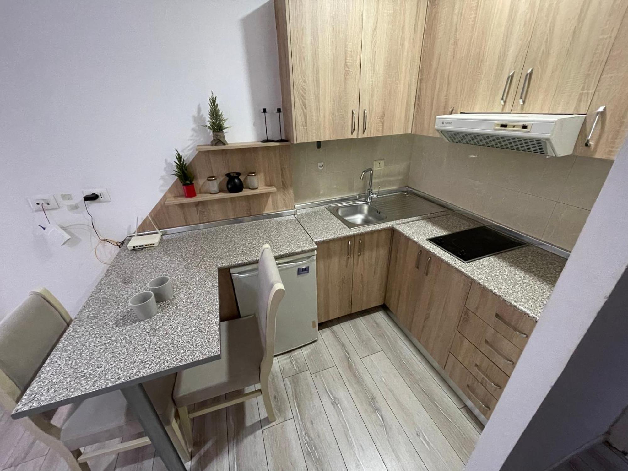 Downtown Modern Studio Apartment Tirana Extérieur photo