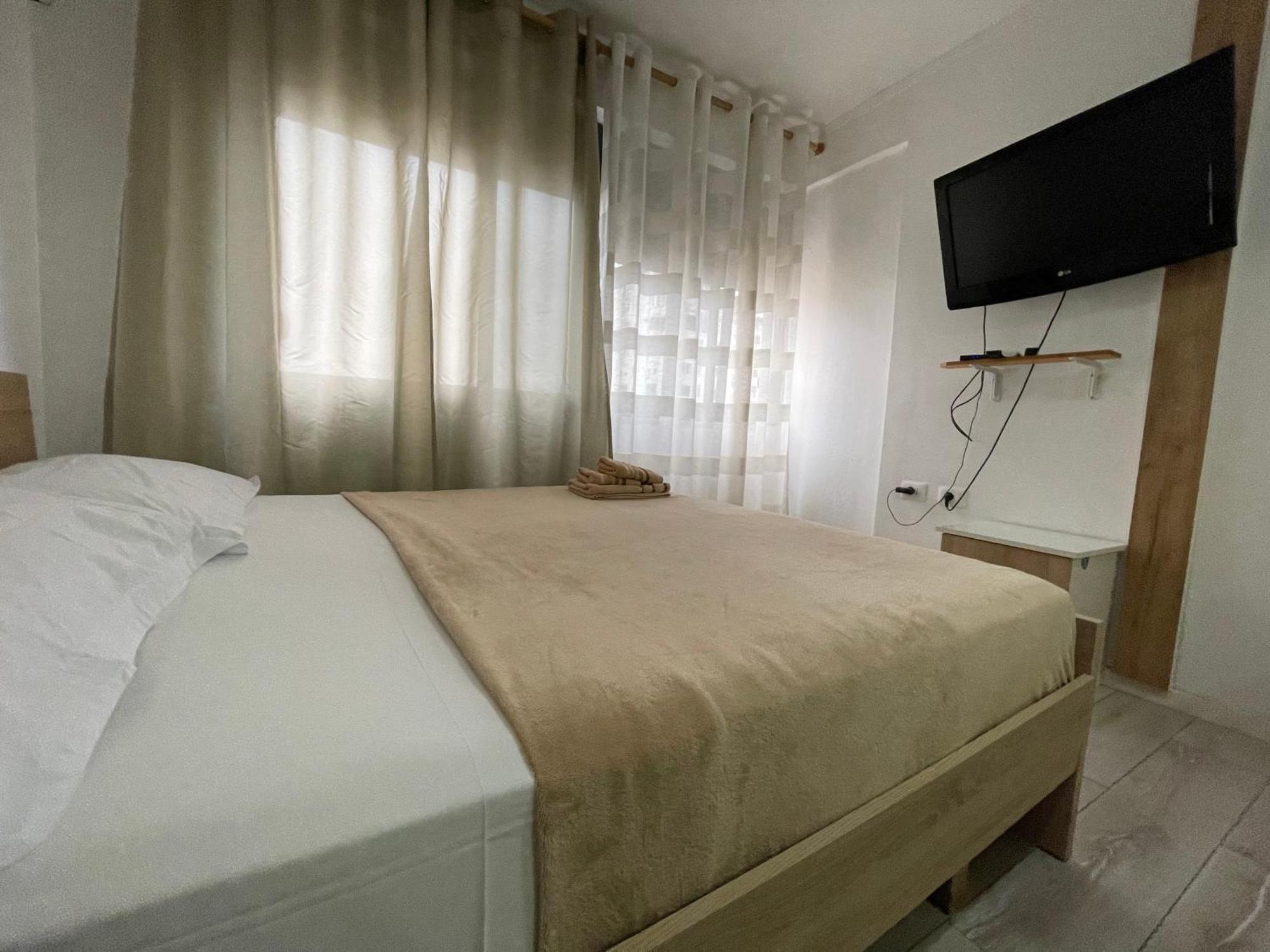 Downtown Modern Studio Apartment Tirana Extérieur photo