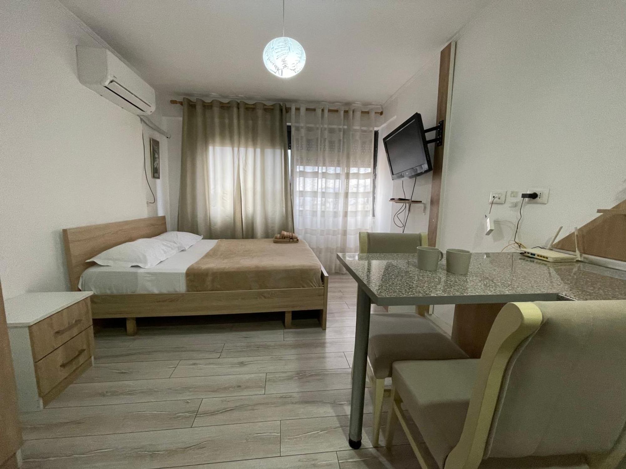 Downtown Modern Studio Apartment Tirana Extérieur photo
